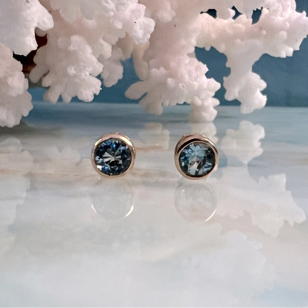 14k Gold Bezel Set Blue Topaz Stud Earrings